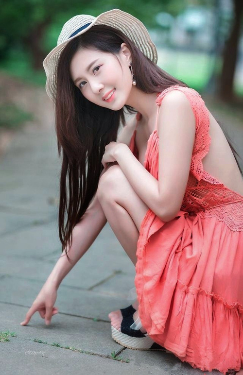 “法甲豪门鏖战：场面精彩，积分榜竞争激烈”，德甲豪门